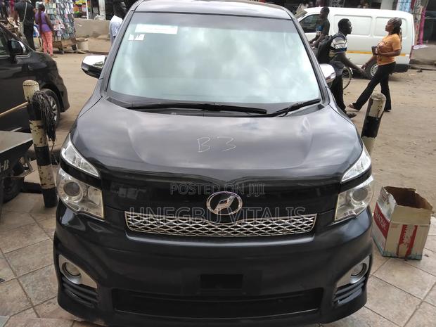Toyota Voxy V 2WD 8-Seater 2011 Black