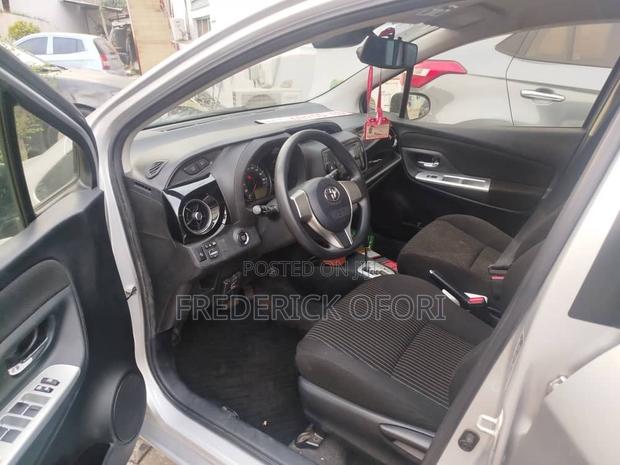 Toyota Vitz 1.5 FWD 5dr 2016 Silver