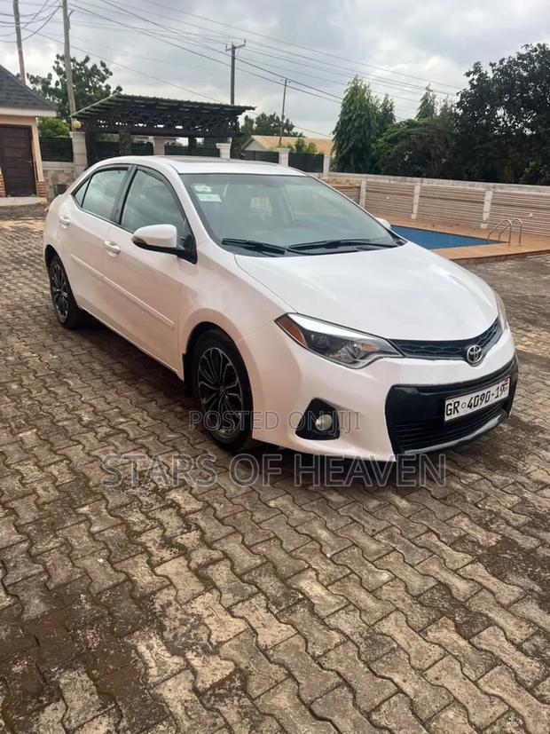 Toyota Corolla 2016 White