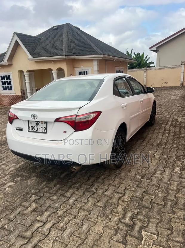 Toyota Corolla 2016 White