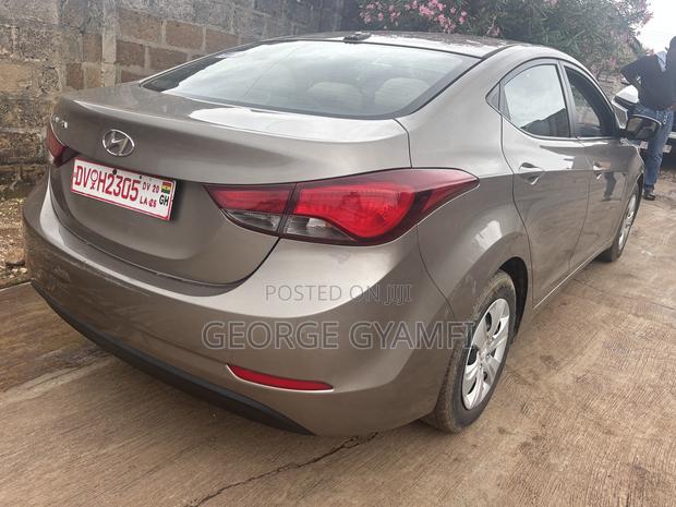Hyundai Elantra SE 4dr Sedan (1.8L 4cyl 6A) 2015 Brown