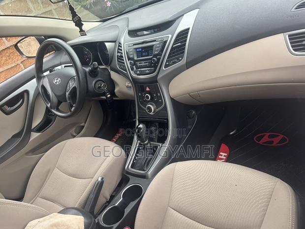 Hyundai Elantra SE 4dr Sedan (1.8L 4cyl 6A) 2015 Brown