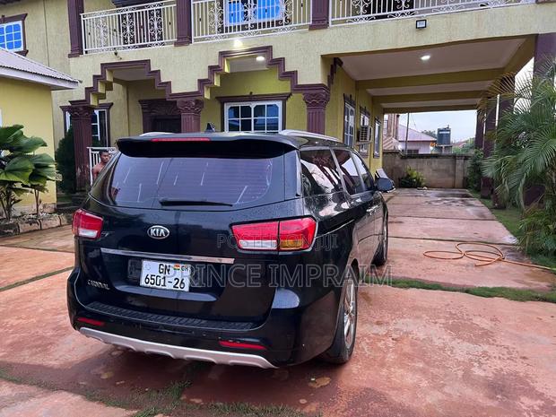 Kia Carnival 2015 Black
