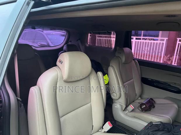 Kia Carnival 2015 Black