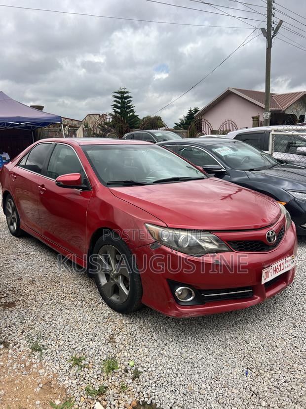 Toyota Camry SE 4dr Sedan (2.5L 4cyl 6A) 2013 Red