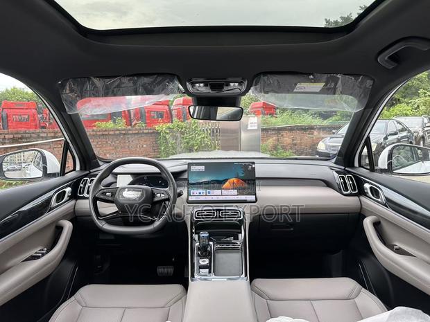 New Geely Boyue 2025 White