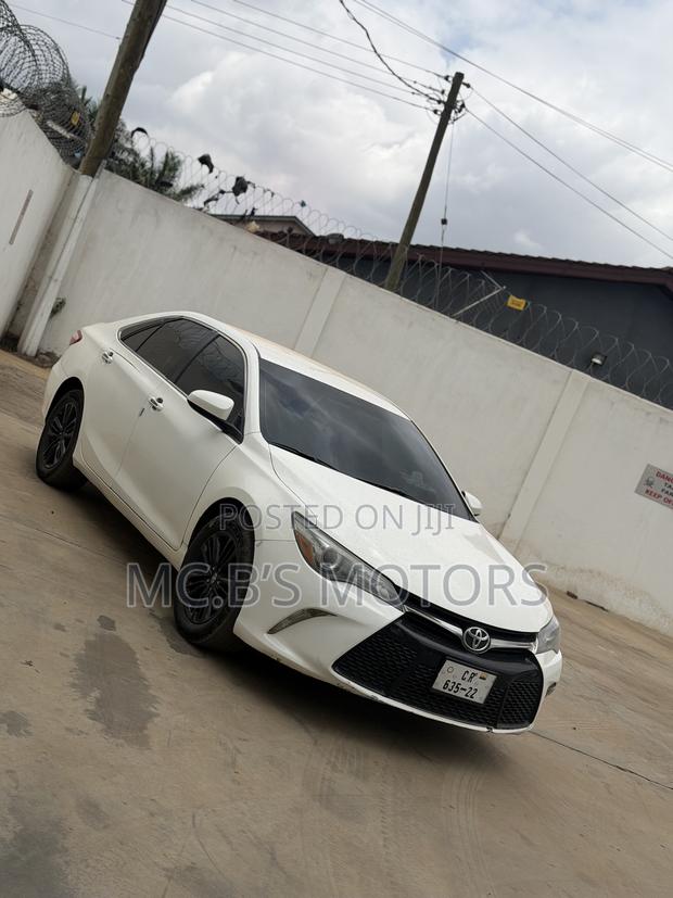 Toyota Camry 2016 White