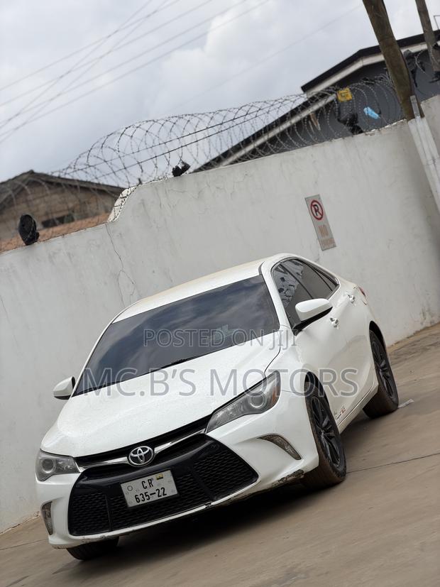 Toyota Camry 2016 White