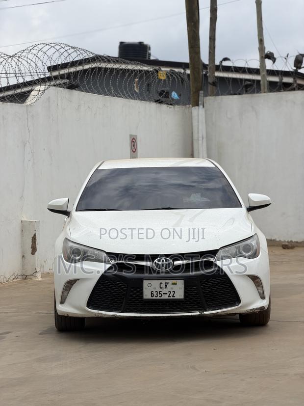 Toyota Camry 2016 White