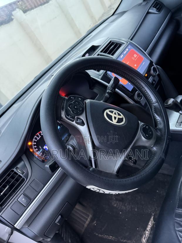 Toyota Camry SE 4dr Sedan (2.5L 4cyl 6A) 2014 Silver