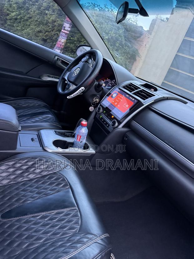 Toyota Camry SE 4dr Sedan (2.5L 4cyl 6A) 2014 Silver
