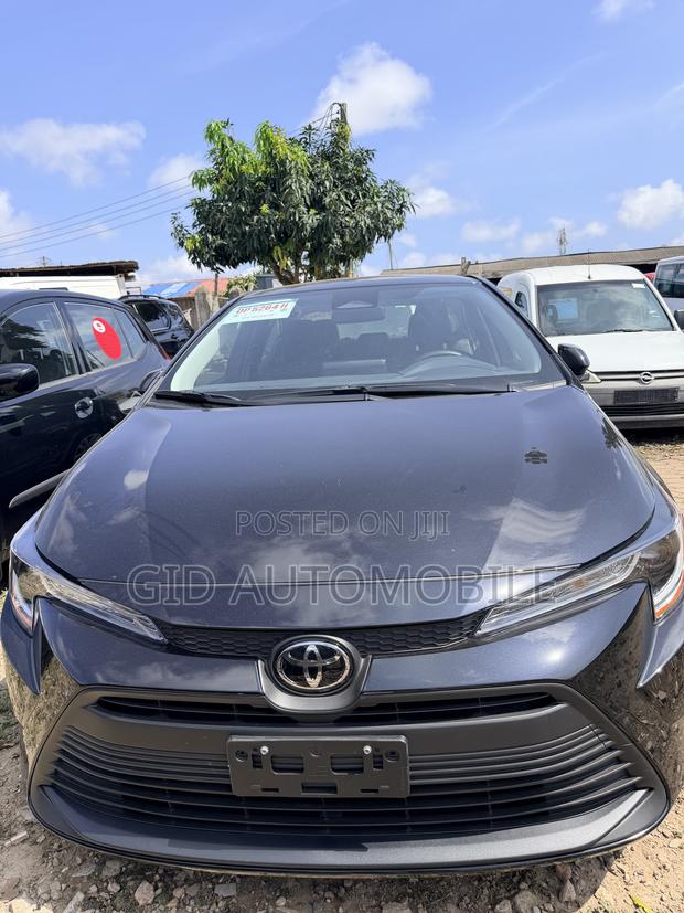 Toyota Corolla LE 2026 Black