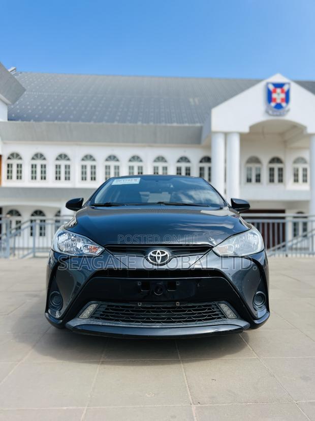 Toyota Yaris L Hatchback 5dr 2016 Black