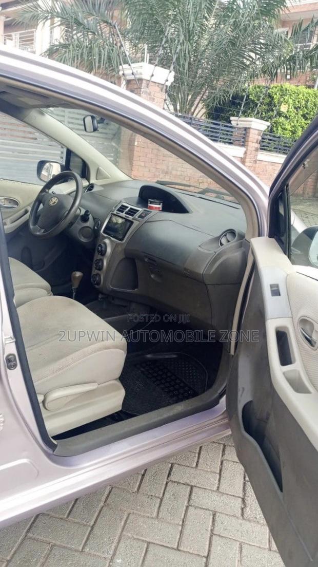 Toyota Vitz 2010
