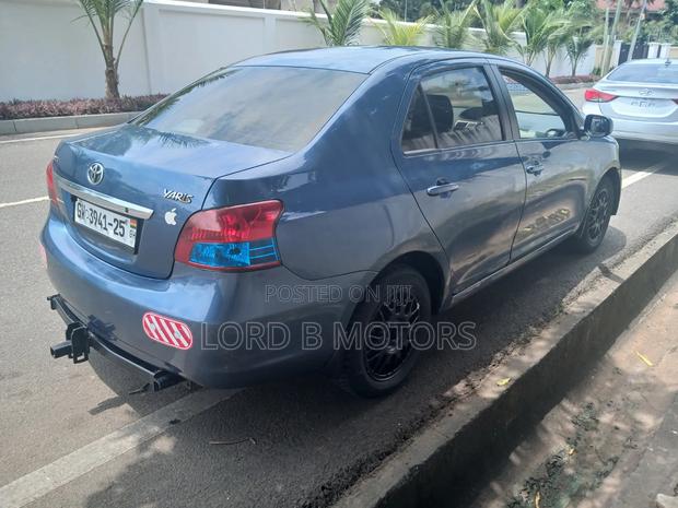 Toyota Yaris 2010 Blue