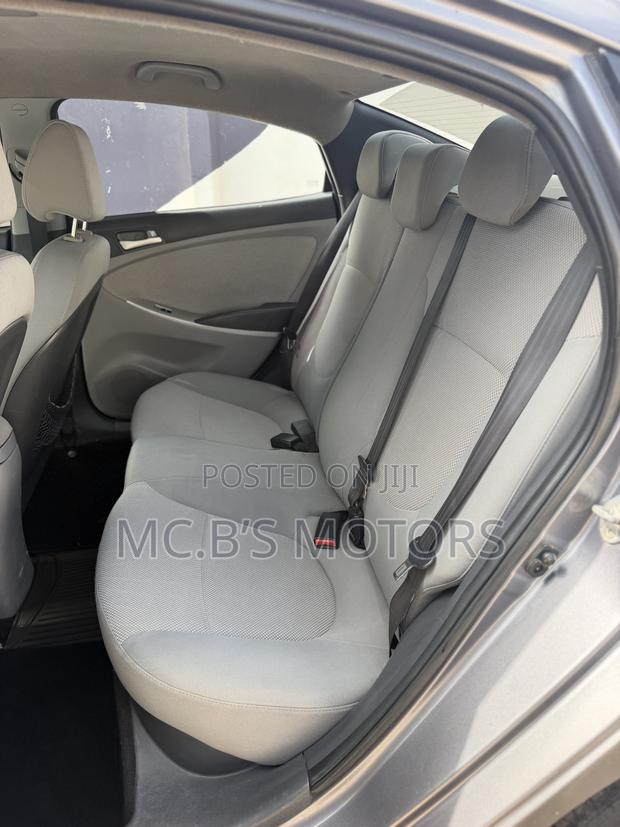 Hyundai Accent 2012 Silver