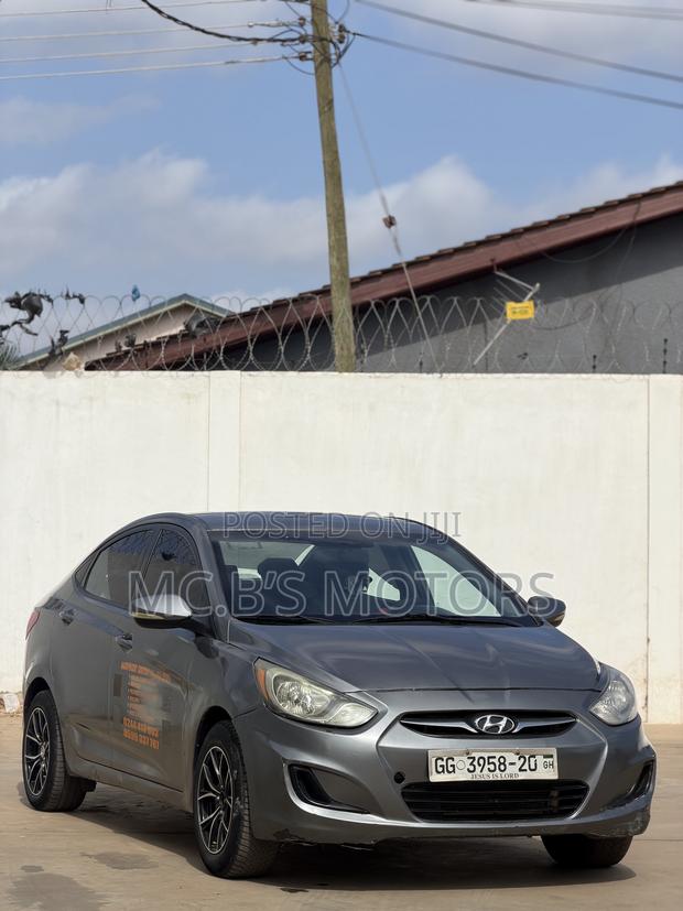 Hyundai Accent 2012 Silver