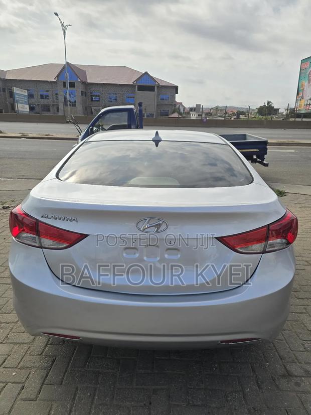 Hyundai Elantra Limited Sedan FWD (1.8L 4cyl 6A) 2013 Silver