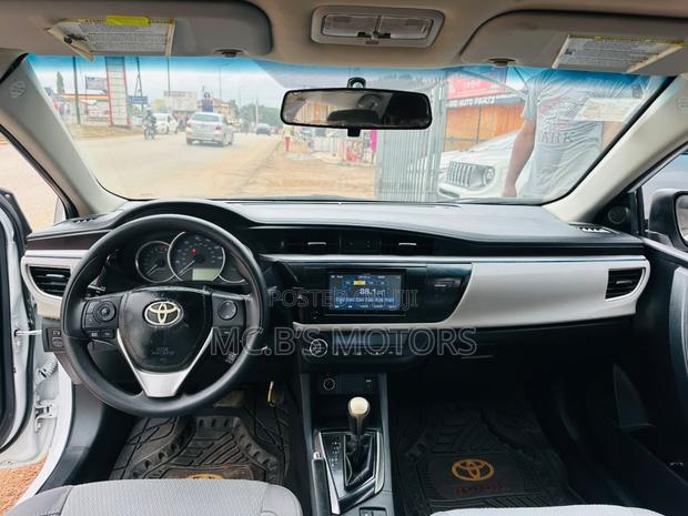 Toyota Corolla 2015 White