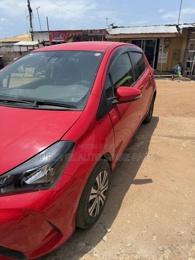 Toyota Vitz 1.3 AWD 5dr 2016 Red