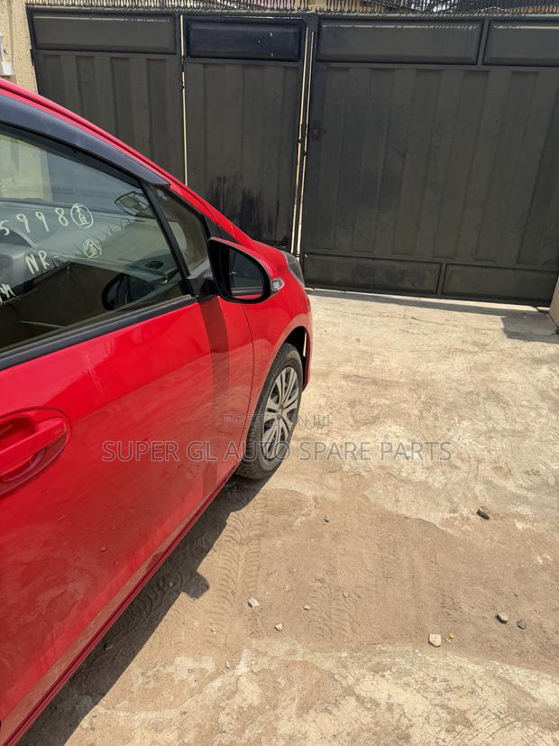 Toyota Vitz 1.3 AWD 5dr 2016 Red