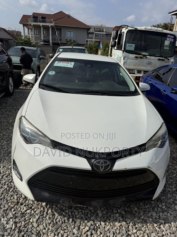 Toyota Corolla 2019 White