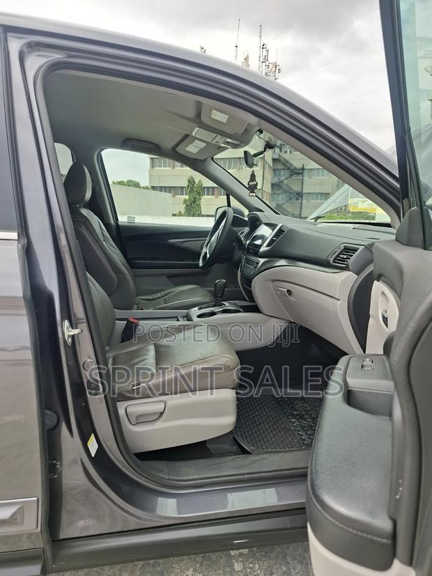 Honda Pilot EX 4dr SUV 4WD (3.5L 6cyl 5A) 2016 Gray