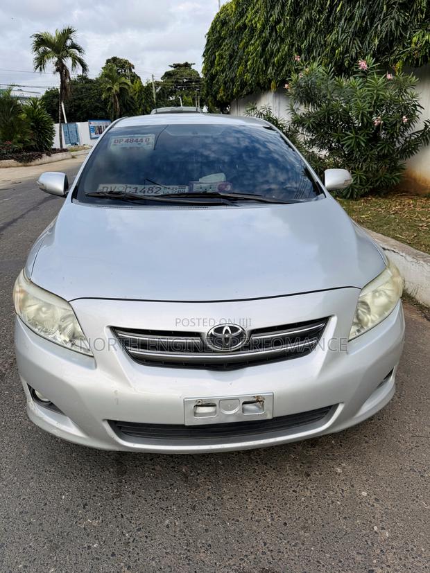Toyota Corolla 2010 Silver