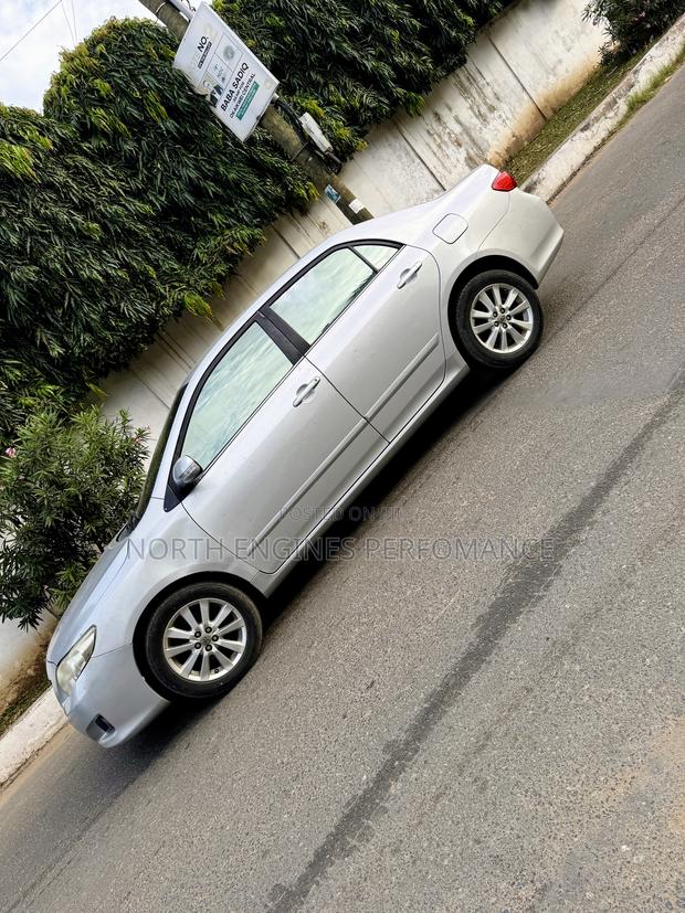 Toyota Corolla 2010 Silver