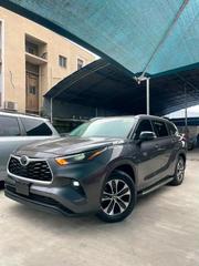 Toyota Highlander XLE 2022 Gray for sale