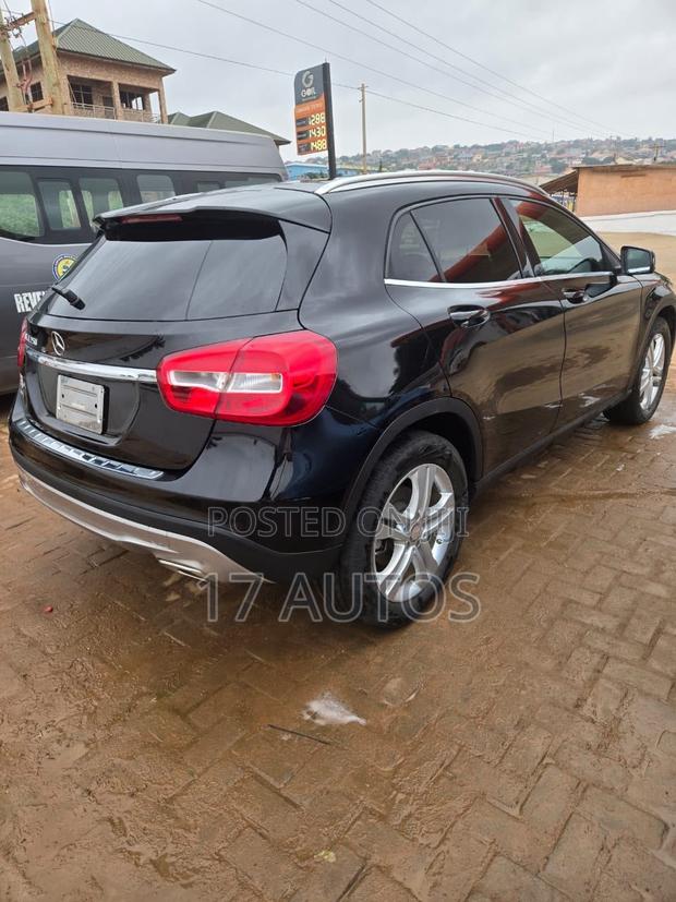 Mercedes-Benz GLA 250 2017 Black
