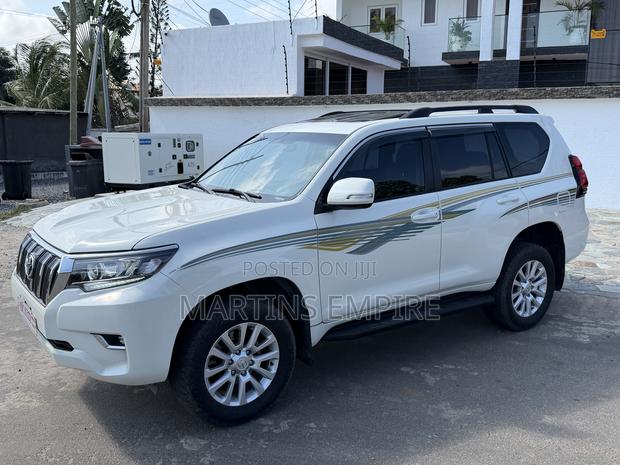 Toyota Land Cruiser Prado 2.7 2019 White