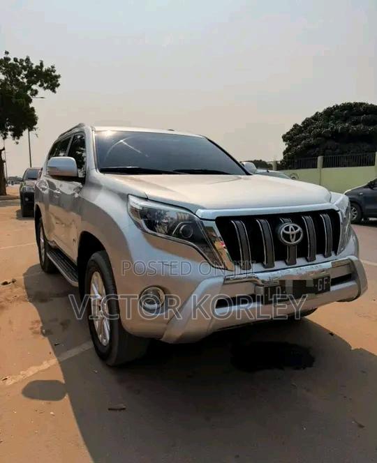 Toyota Land Cruiser Prado 2017 Silver