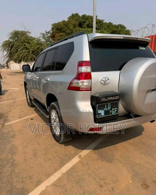 Toyota Land Cruiser Prado 2017 Silver