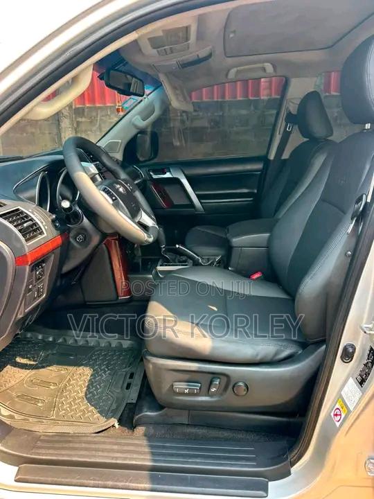 Toyota Land Cruiser Prado 2017 Silver