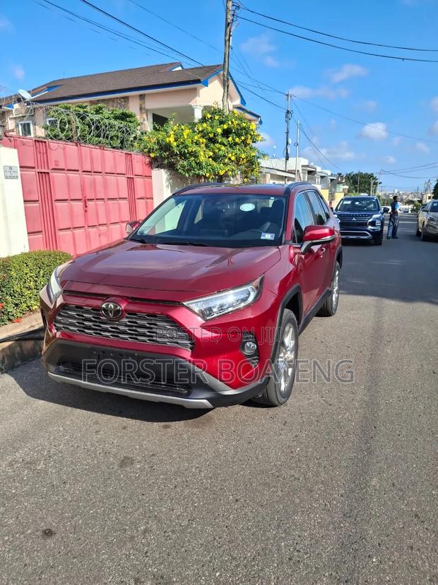 Toyota RAV4 2019 Red