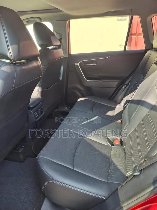 Toyota RAV4 2019 Red