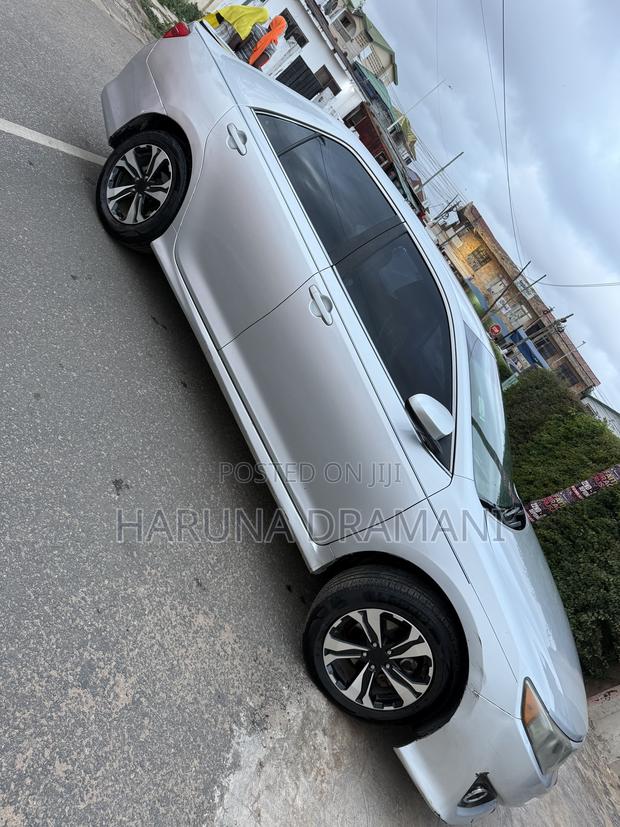 Toyota Camry SE 4dr Sedan (2.5L 4cyl 6A) 2014 Silver