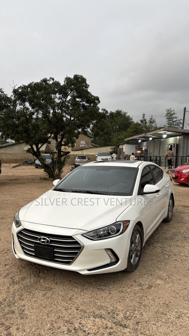 Hyundai Elantra Value Edition Sedan FWD (2.0L 4cyl 6A) 2017 White