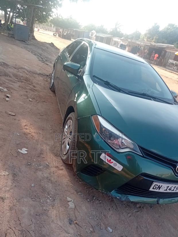 Toyota Corolla 2015 Green