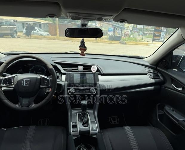 Honda Civic EX 4dr Hatchback (1.5L 4cyl) 2017 Silver