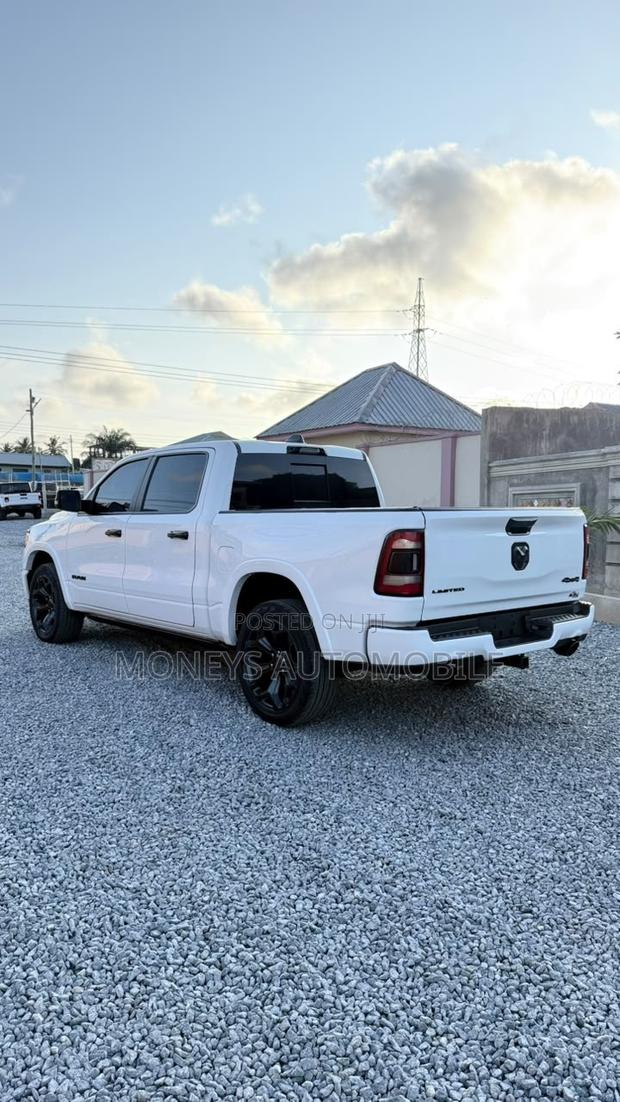 Dodge RAM 2023 White