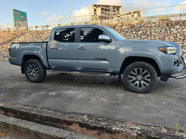 Toyota Tacoma 2020 Gray