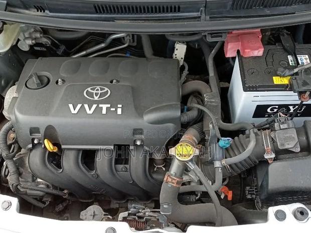 Toyota Vitz 2020 Silver
