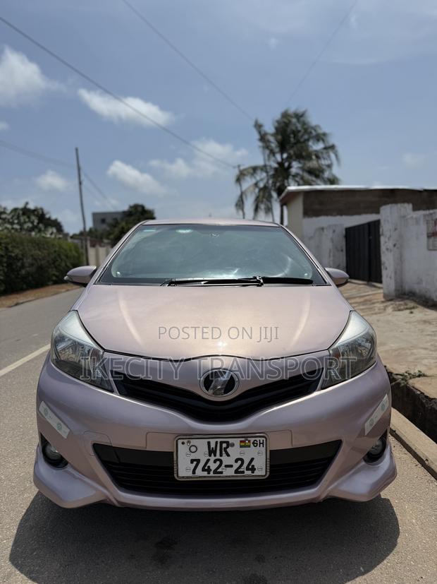Toyota Vitz 1.3 AWD 5dr 2013