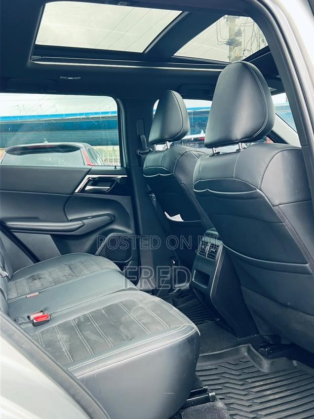Mitsubishi Outlander SE 2022 Gray