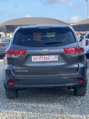 Toyota Highlander LE 2019 Gray for sale