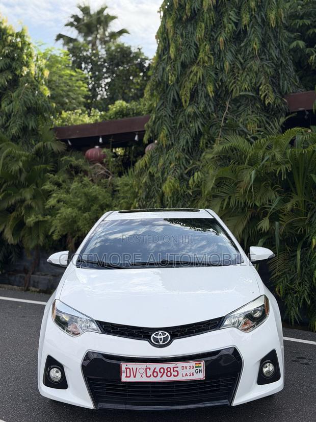 Toyota Corolla S 4dr Sedan (1.8L 4cyl CVT) 2014 White