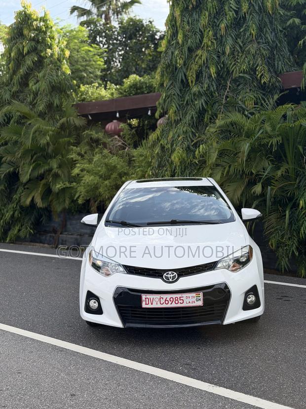Toyota Corolla S 4dr Sedan (1.8L 4cyl CVT) 2014 White