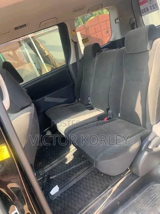 Toyota Voxy 2013 Black